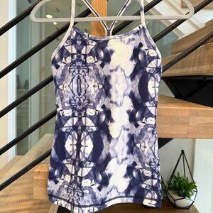 Lululemon Camisole w/built-in shelf bra and gorgeous blue pattern